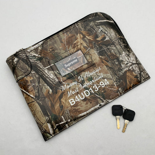 【中古品】【メンズ/レディース】 SUPREME シュプリーム LEATHER MONEY BAG レザーマネーバック リアルツリー 25FW B4UD13-94 カギ付属 149-260707-ny-01-fuzh カラー：カモ柄 万代Net店