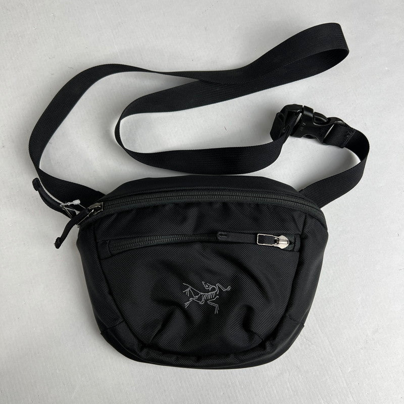 【中古品】【メンズ/レディース】 ARC'TERYX アークテリクス MAKA 1 WAISTPACK マカ 1 ウエストパック ショルダーバッグ 188-260710-ny-09-fuzh カラー：ブラック 万代Net店