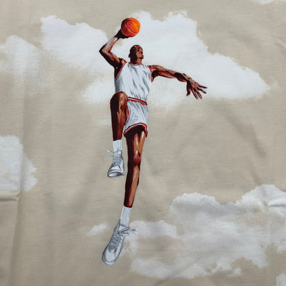 【中古品】【メンズ】 NIKE ナイキ DM1437-133 AIR JORDAN CASUAL PRINTING ROUND NECK PULLOVER SS エアージョーダン Tシャツ WHITE.BEIGE SIZE:2XL タグ付 ※汚れあり 148-260815-io-09-fuzh カラー：ホワイト/ベージュ 万代Net店