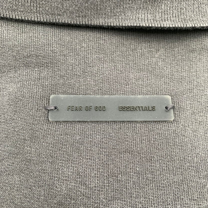 【中古品】【メンズ】 FOG ESSENTIALS エフオージーエッセンシャルズ EMBROIDERED CLASSIC POLO SWEAT SHIRT スウェット シャツ CHARCOAL SIZE:M 142-260719-io-52-fuzh 万代Net店