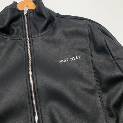 【中古品】【メンズ】 LAST NEST FAKE LEATHER ZIP JACKET ラストネスト フェイクレザージップアップジャケット アウター ブランド 古着 140-260726-gm-38-fuzh サイズ：L カラー：ブラック 万代Net店