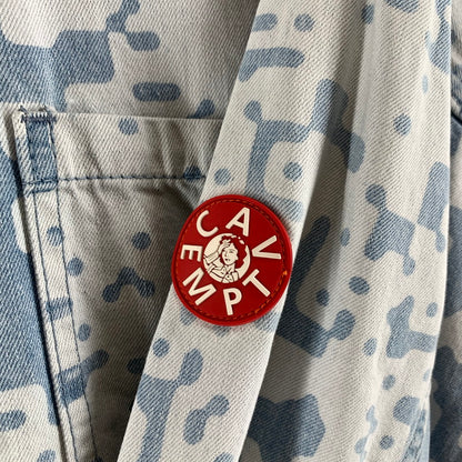 【中古品】【メンズ】 C.E CAVEMPT NOISE シーイーノイズ WASHED DENIM SHIRT JACKET デニム シャツ ジャケット トップス 古着 総柄 142-260729-mh-20-fuzh サイズ：M カラー：ライトブルー 万代Net店