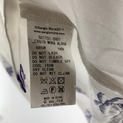 【中古品】【メンズ】 SON OF THE CHEESE サノバチーズ SERGIO MORA ALOHA セルジオ・モラ アロハ 半袖シャツ WHITE.紫総柄 SIZE:M 142-260818-io-11-fuzh カラー：ホワイト 万代Net店