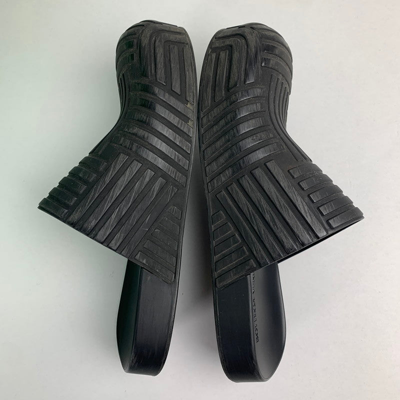【中古品】【メンズ】 BOTTEGA VENETA ボッテガ・ヴェネタ ラバー スライダー サンダル 靴 164-260805-mh-08-fuzh サイズ：40 カラー：ブラック 万代Net店