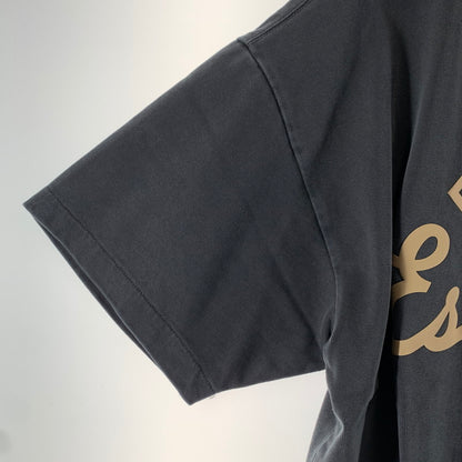 【中古美品】【メンズ】 FOG ESSENTIALS エッセンシャルズ 90S FITRAINING LOGO SS TEE ロゴ タグ付き 142-260805-ny-10-fuzh サイズ：S カラー：チャコール 万代Net店