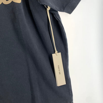 【中古美品】【メンズ】 FOG ESSENTIALS エッセンシャルズ 90S FITRAINING LOGO SS TEE ロゴ タグ付き 142-260805-ny-10-fuzh サイズ：S カラー：チャコール 万代Net店