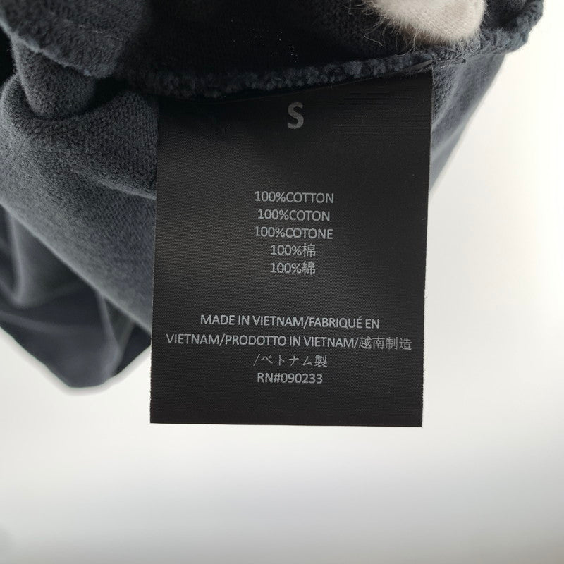 【中古美品】【メンズ】 FOG ESSENTIALS エッセンシャルズ 90S FITRAINING LOGO SS TEE ロゴ タグ付き 142-260805-ny-10-fuzh サイズ：S カラー：チャコール 万代Net店