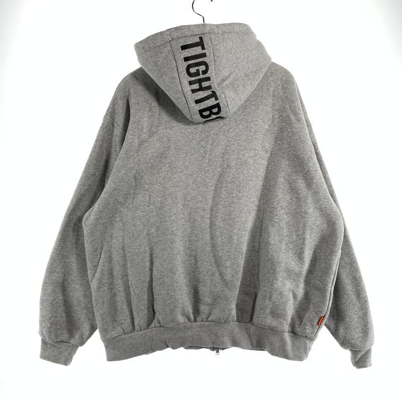 【中古品】【メンズ】 TIGHTBOOTH タイトブース LOGO ZIP HOODED SWEAT SHIRT フーディー パーカー スウェットシャツ GRY SIZE:L ※汚れ・シミあり 142-260807-io-19-fuzh カラー：グレー 万代Net店