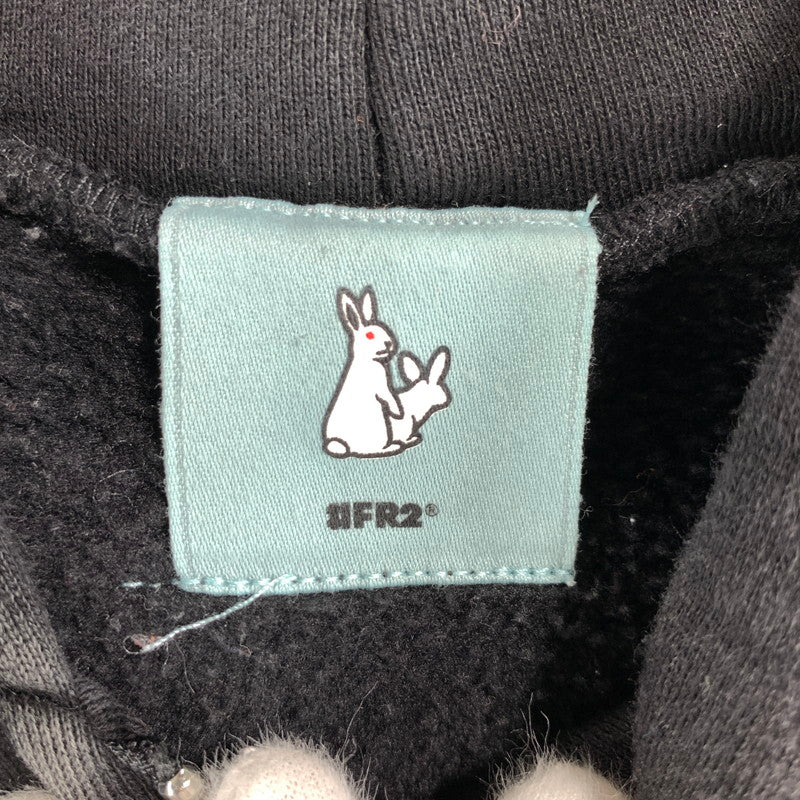 【中古品】【メンズ】 FR2 エフアールツー 月桃 沖縄限定 アーム刺繍 ZIPUP HOODIE ジップアップ フーディー パーカー BLK SIZE:L ※汚れ・シミ有 142-260807-io-20-fuzh カラー：ブラック 万代Net店