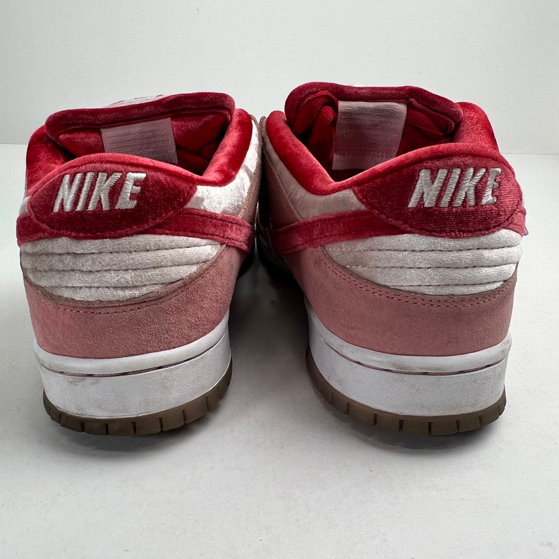 【中古品】【メンズ】 NIKE×STRANGELOVE ナイキ ストレンジラブ CT2552-800 SB DUNK LOW QS "VALENTINES DAY" PINK SIZE:27cm 箱 替え紐付 ※使用感有 スニーカー 靴 160-260807-io-44-fuzh カラー：ピンク 万代Net店