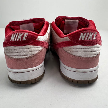 【中古品】【メンズ】 NIKE×STRANGELOVE ナイキ ストレンジラブ CT2552-800 SB DUNK LOW QS "VALENTINES DAY" PINK SIZE:27cm 箱 替え紐付 ※使用感有 スニーカー 靴 160-260807-io-44-fuzh カラー：ピンク 万代Net店