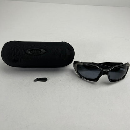 【中古品】【メンズ】 OAKLEY オークリー 03-304 PITBOSS SUNGLASSES カラーBLACK ガンメタ ケースZIP破損あり サングラス 203-260809-ky-10-fuz 万代Net店