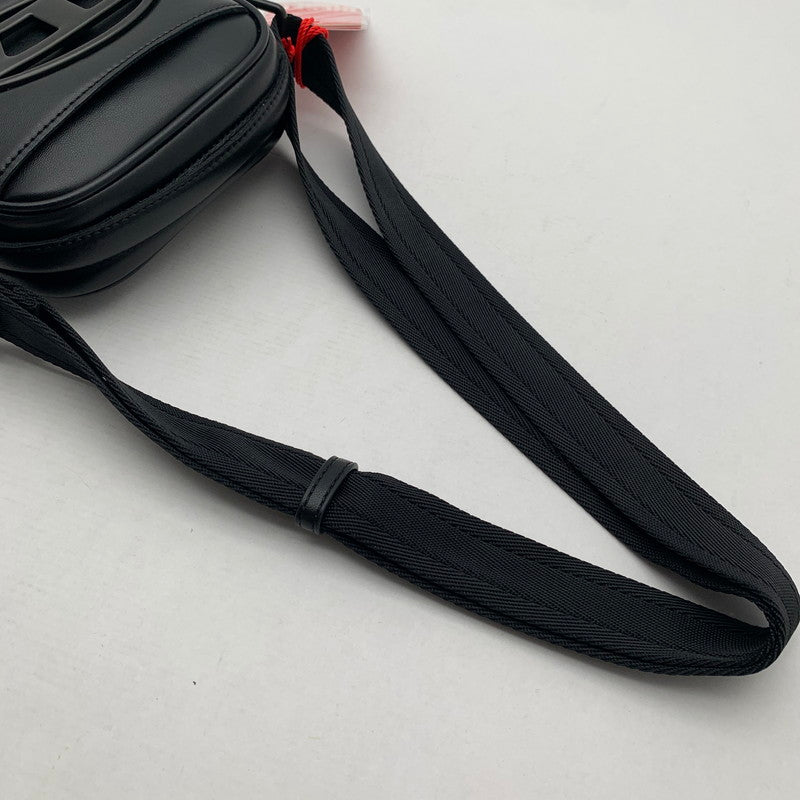 【中古美品】【メンズ】 DIESEL ディーゼル Dロゴプレート ショルダーバッグ クロスボディバッグ タグ付 カバン 188-260809-mh-09-fuzh カラー：ブラック 万代Net店