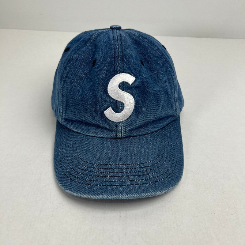 【中古品】【メンズ】 SUPREME シュプリーム Sロゴ デニムキャップ PIGMENT S LOGO 6‐PANEL DENIM カラーBLUE 24FW 帽子 185-260809-ky-11-fuz 万代Net店