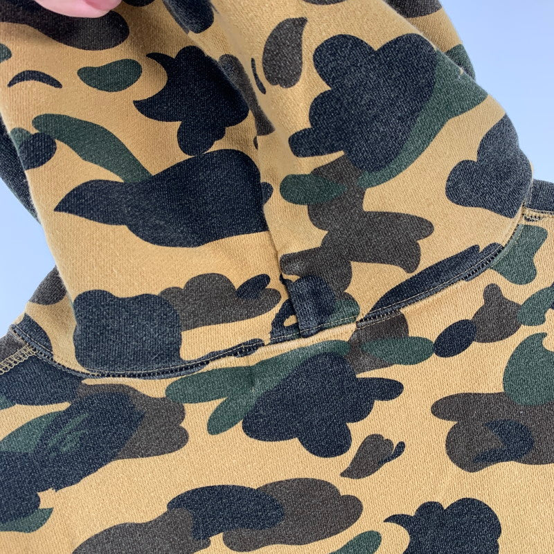 【中古品】【メンズ】 A BATHING APE アベイシング エイプ 001PPC801001X FIRST CAMO HOODIE BAPEストーン パーカー フーディ トップス 古着 142-260809-mh-02-fuzh サイズ：L カラー：カモ柄 万代Net店