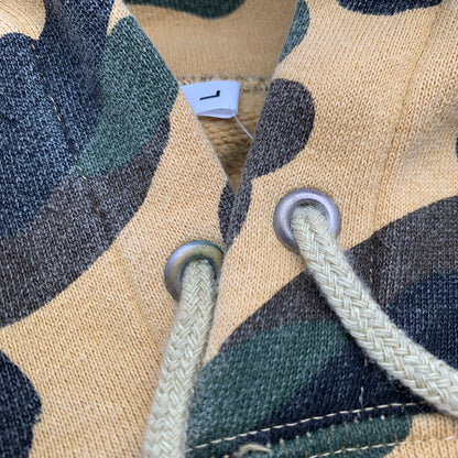 【中古品】【メンズ】 A BATHING APE アベイシング エイプ 001PPC801001X FIRST CAMO HOODIE BAPEストーン パーカー フーディ トップス 古着 142-260809-mh-02-fuzh サイズ：L カラー：カモ柄 万代Net店