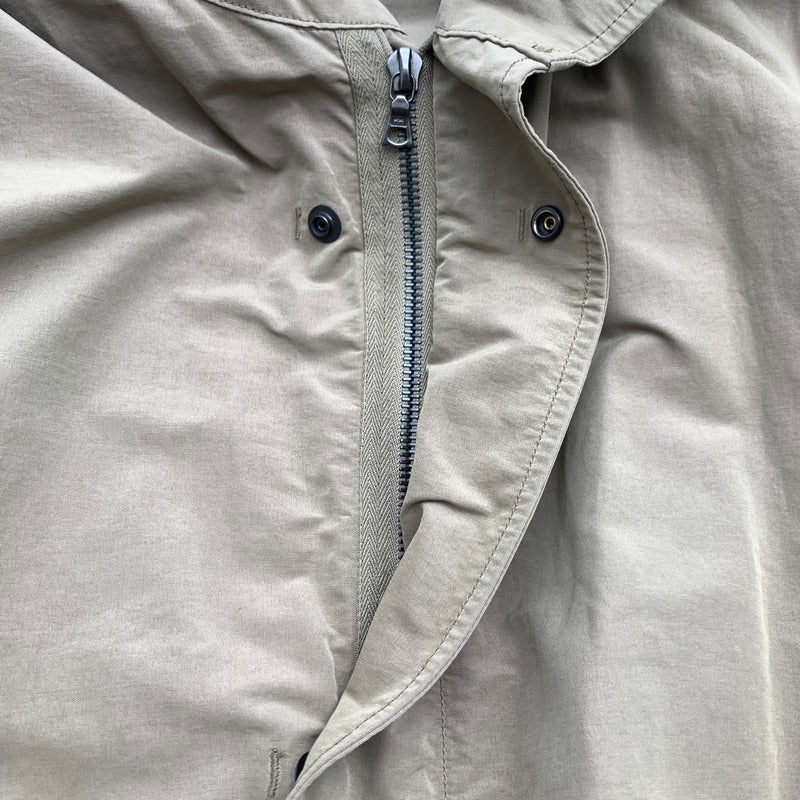 【中古品】【メンズ】 COMOLI コモリ K01-04005 17SS HOODED COAT フーディー コート BEIGE SIZE:2 ※一部汚れ有 140-260814-io-08-fuzh カラー：ベージュ 万代Net店