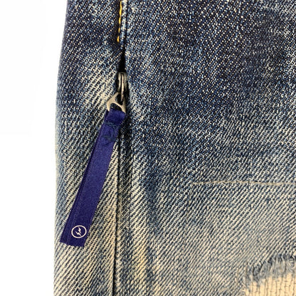 【中古品】【メンズ】 VANQUISH&FRAGMENT ヴァンキッシュ フラグメント MODEL THREE YEARS WASH WIDE STRAIGHT DENIM デニム パンツ ダメージ加工 ストーン ボトムス 古着 151-260813-mh-28-fuzh サイズ：32 カラー：インディゴ 万代Net店