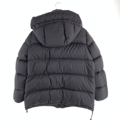 【中古品】【メンズ】 BURBERRY バーバリー 8019648 モノグラム ロゴ フーデット ダウンジャケット ブランド 古着 141-260815-gm-51-fuzh サイズ：M カラー：ブラック 万代Net店