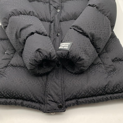 【中古品】【メンズ】 BURBERRY バーバリー 8019648 モノグラム ロゴ フーデット ダウンジャケット ブランド 古着 141-260815-gm-51-fuzh サイズ：M カラー：ブラック 万代Net店