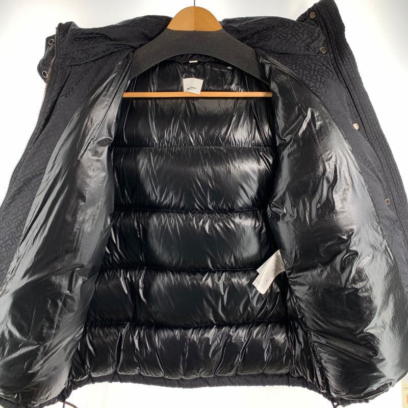 【中古品】【メンズ】 BURBERRY バーバリー 8019648 モノグラム ロゴ フーデット ダウンジャケット ブランド 古着 141-260815-gm-51-fuzh サイズ：M カラー：ブラック 万代Net店