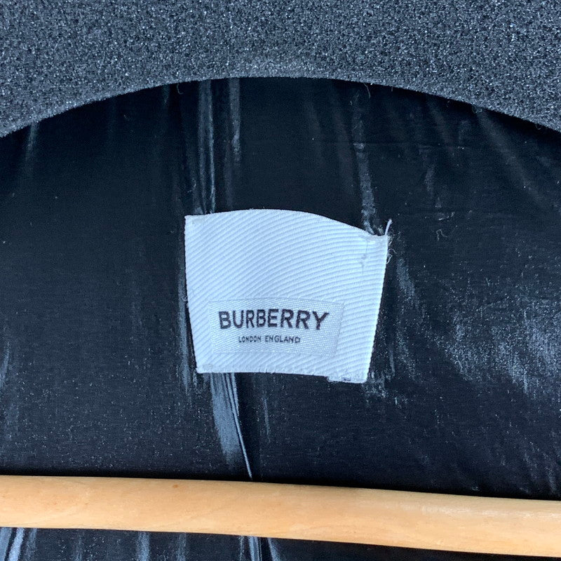 【中古品】【メンズ】 BURBERRY バーバリー 8019648 モノグラム ロゴ フーデット ダウンジャケット ブランド 古着 141-260815-gm-51-fuzh サイズ：M カラー：ブラック 万代Net店