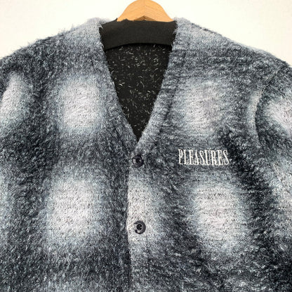 【中古品】【メンズ】 PLEASURES CARDIGAN プレジャーズ カーディガン ニット セーター 142-260815-gm-50-fuzh サイズ：XL カラー：グレー 万代Net店
