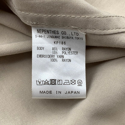 【中古品】【メンズ】 NEEDLES ニードルス KP186 S S COWBOY ONE－UP SHIRT － R PE TWILL 半袖シャツ トップス ブランド 古着 140-260815-gm-49-fuzh サイズ：L カラー：ベージュ 万代Net店