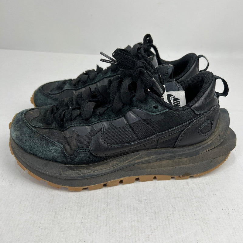 【中古品】【レディース】 NIKE×SACAI ナイキ サカイ DD1875-001 VAPOR WAFFLE ヴェイパーワッフル 24.5cm ※汚れ・使用感あり 本体のみ スニーカー シューズ 靴 160-260816-io-15-fuzh カラー：ブラック 万代Net店