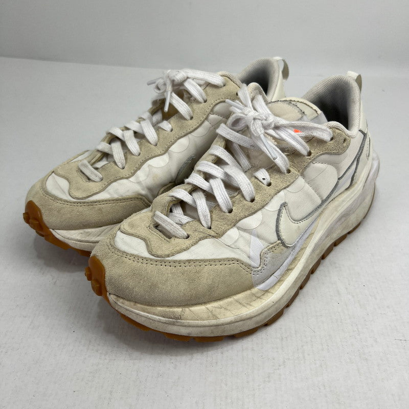 【中古品】【レディース】 NIKE×SACAI ナイキ サカイ DD1875-100 VAPOR WAFFLE ヴェイパーワッフル WHITE GUM WHITE 24.0cm ※汚れ・使用感あり 本体のみ スニーカー 靴 160-260816-io-16-fuzh カラー：ホワイト 万代Net店