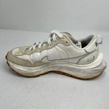 【中古品】【レディース】 NIKE×SACAI ナイキ サカイ DD1875-100 VAPOR WAFFLE ヴェイパーワッフル WHITE GUM WHITE 24.0cm ※汚れ・使用感あり 本体のみ スニーカー 靴 160-260816-io-16-fuzh カラー：ホワイト 万代Net店