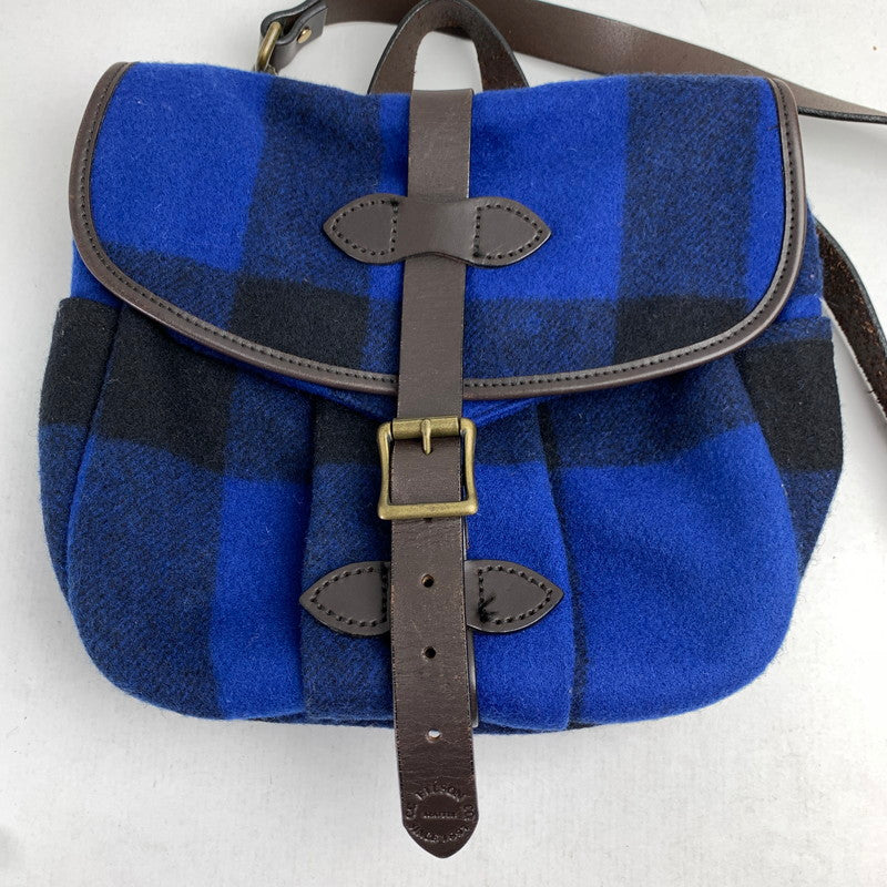 【中古品】【メンズ】 FILSON MACKINAW フィルソン マッキーノ スモール フィールド バッグ チェック BLUE USA製.24オンス カバン ショルダーバッグ かばん 鞄 ※毛玉・使用感あり 188-260822-io-03-fuzh 万代Net店