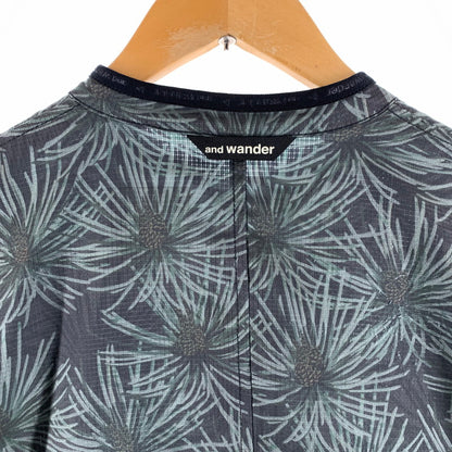 【中古品】【メンズ】 AND WANDER アンドワンダー NYLON JACKET ナイロンジャケット カラーグリーン ボタニカル柄 サイズ3 144-260825-ky-03-fuzh 万代Net店