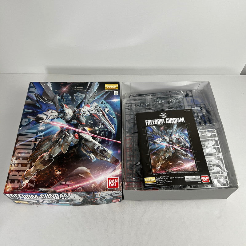 【中古美品】 MG 1/100 機動戦士ガンダムUC フリーダムガンダム Ver.2.0 赤ロゴ版 ガンプラ プラモデル 058-260831-ky-57-fuzh 万代Net店
