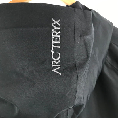 【中古品】【メンズ】 ARC'TERYX アークテリクス SORANO HOODY ソラノ フーディ ジャケット 上着 アウター BLACK Sサイズ ※首回り汚れ・白い汚れあり 144-260830-io-45-fuzh カラー：ブラック 万代Net店