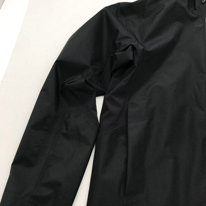 【中古品】【メンズ】 ARC'TERYX アークテリクス SORANO HOODY ソラノ フーディ ジャケット 上着 アウター BLACK Sサイズ ※首回り汚れ・白い汚れあり 144-260830-io-45-fuzh カラー：ブラック 万代Net店