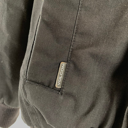 【中古品】【メンズ】 VOLCOM ボルコム A1731700 HERNAN JACKET ジャケット アウター コート 古着 148-261009-mh-01-fuzh サイズ：M カラー：ブラック 万代Net店
