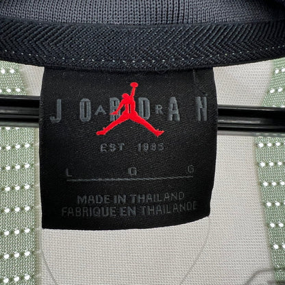 【中古品】【メンズ】 JORDAN BRAND M J BRK GOALIE TOP DDM JADE HORIZON グラフィックシャツメキシコ 半袖 Tシャツ グリーン ホワイト/SIZE:L/ストライプ/IM8211-370 148-260919-io-23-fuzh 万代Net店