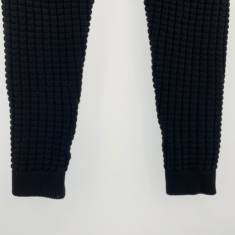 【中古品】【メンズ】 1PIU1UGUALE3 RELAX ウノピゥウノウグァーレトレ リラックス USK-24003 スピンドルロゴワッフル ジョガーパンツ BLACK Sサイズ ※引っ掛けあり・使用感あり 151-260830-io-03-fuzh カラー：ブラックレッド 万代Net店