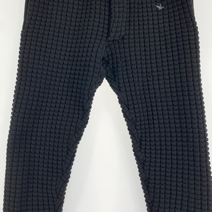 【中古品】【メンズ】 1PIU1UGUALE3 RELAX ウノピゥウノウグァーレトレ リラックス USK-24003 スピンドルロゴワッフル ジョガーパンツ BLACK Sサイズ ※引っ掛けあり・使用感あり 151-260830-io-03-fuzh カラー：ブラックレッド 万代Net店