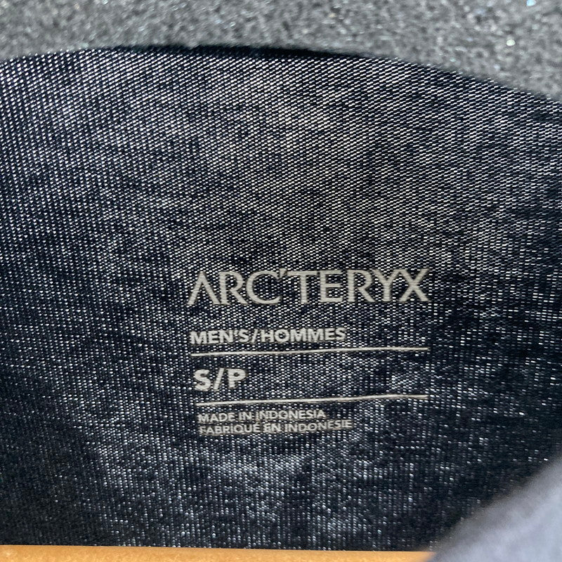 【中古品】【メンズ】 ARC'TERYX アークテリクス CAPTIVE ARC'WORD L.S TEE キャプティブ アークワード 長袖シャツ カラーBLACK SIZE:S　 144-260828-ky-05-fuzh 万代Net店
