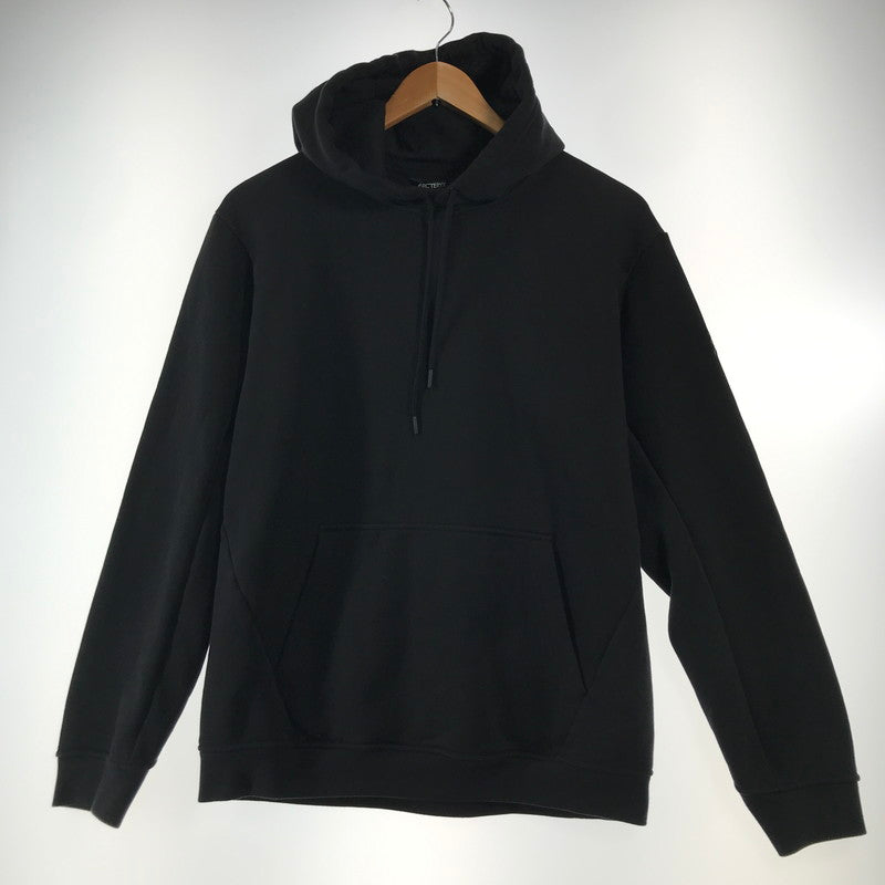 【中古品】【メンズ】 ARC'TERYX アークテリクス X000009788 EMBLEM FLEECE HOODY エンブレム フリース フーディー パーカー BLACK Sサイズ プルオーバー ※汚れ・使用感あり 144-260830-io-48-fuzh カラー：ブラック 万代Net店
