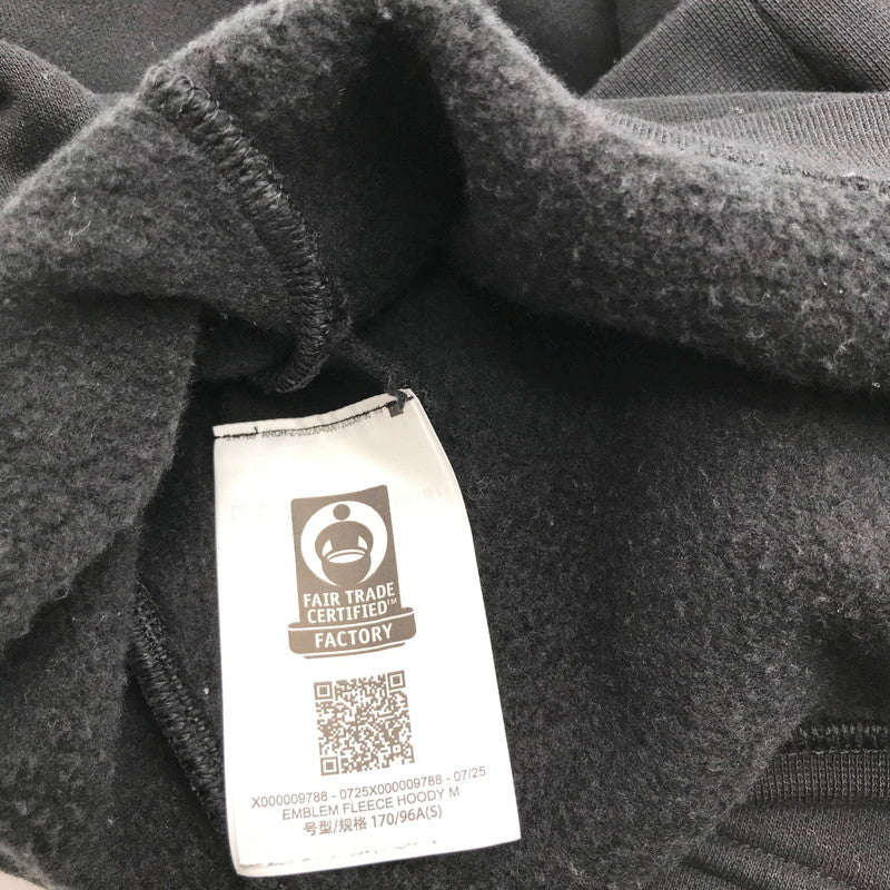【中古品】【メンズ】 ARC'TERYX アークテリクス X000009788 EMBLEM FLEECE HOODY エンブレム フリース フーディー パーカー BLACK Sサイズ プルオーバー ※汚れ・使用感あり 144-260830-io-48-fuzh カラー：ブラック 万代Net店