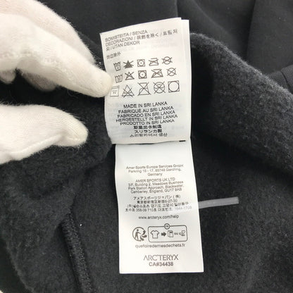 【中古品】【メンズ】 ARC'TERYX アークテリクス X000009788 EMBLEM FLEECE HOODY エンブレム フリース フーディー パーカー BLACK Sサイズ プルオーバー ※汚れ・使用感あり 144-260830-io-48-fuzh カラー：ブラック 万代Net店