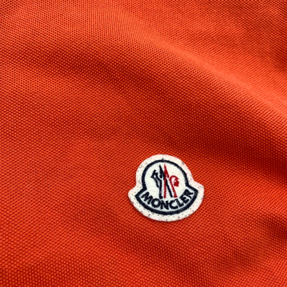 【中古品】【メンズ】 MONCLER モンクレール MAGLIA POLO MANICA CORTA S S POLO SHIRT ポロシャツ ORANGE Lサイズ ※首回りスレ・変色・使用感・ボタン色抜けあり 141-260830-io-55-fuzh カラー：オレンジ 万代Net店