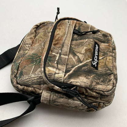 【中古品】【メンズ】 SUPREME DENIM SHOULDER BAG シュプリーム デニム ショルダーバッグ カモフラージュ 迷彩柄 "REALTREE AP CAMO" カバン バッグ かばん 188-260830-io-59-fuzh 万代Net店