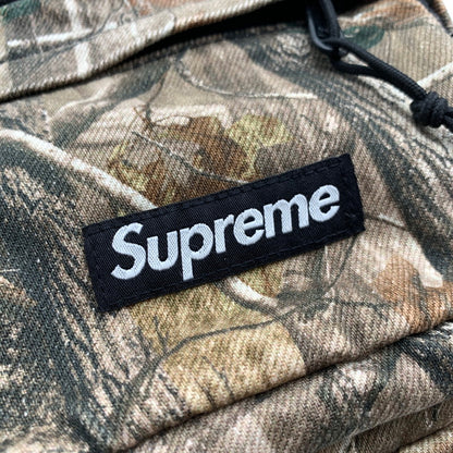 【中古品】【メンズ】 SUPREME DENIM SHOULDER BAG シュプリーム デニム ショルダーバッグ カモフラージュ 迷彩柄 "REALTREE AP CAMO" カバン バッグ かばん 188-260830-io-59-fuzh 万代Net店
