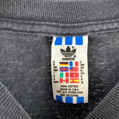 【中古品】【メンズ】 ADIDAS アディダス 80年代 半袖Tシャツ Tシャツ BLACK.JENSEN SIZE:M 万国旗 USA製 ※シミ有 148-260920-io-02-fuzh 万代Net店
