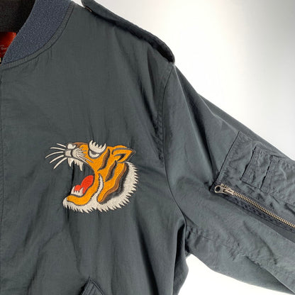 【中古品】【メンズ】 AVIREX アヴィレックス L-2B ブルゾンジャケット カラーGRAY SIZE:XL TIGER刺繍 145-260901-ky-16-fuzh 万代Net店