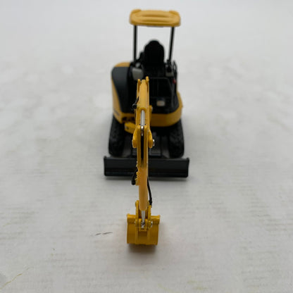 【中古品】 完備品 1/32 KOMATSU PC30MR-5 MINI HYDRAULIC EXCAVATOR(イエロー×ブラック) ミニ油圧ショベル 車 おもちゃ コマツ ※箱に傷みあり 061-260909-io-55-fuzh 万代Net店